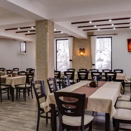 Family Lilium Hotell *